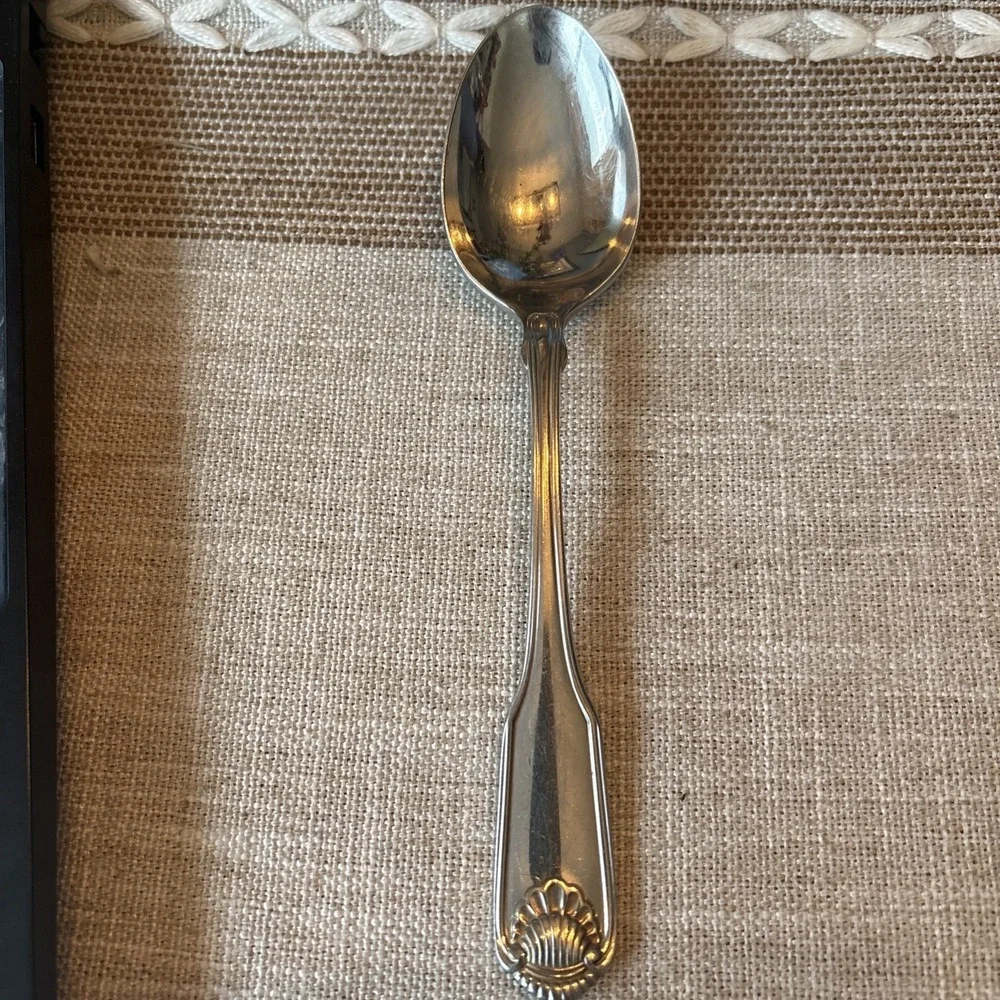 Oneida Classic Shell Heirloom 18/10 Stainless Soup Spoons Qty 1, 8 Available